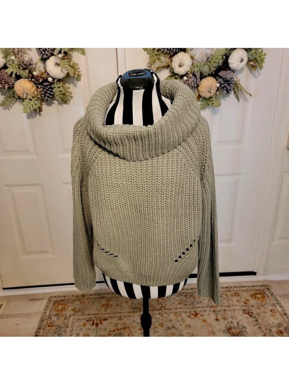 Moon & Madison Sage Green Chunky Sweater - Size S